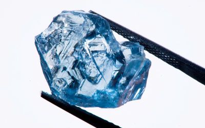 Nguồn gốc bí ẩn của những viên kim cương xanh hiếm và giá trị nhất