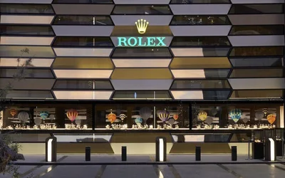Có gì bên trong cửa hàng đồng hồ Rolex lớn nhất thế giới