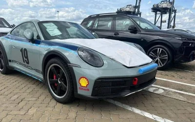 Ông Đặng Lê Nguyên Vũ mang Porsche 911 Dakar thứ 2 về Việt Nam?