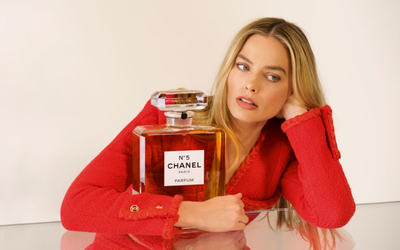 Margot Robbie chính thức trở thành gương mặt đại diện của Chanel N°5