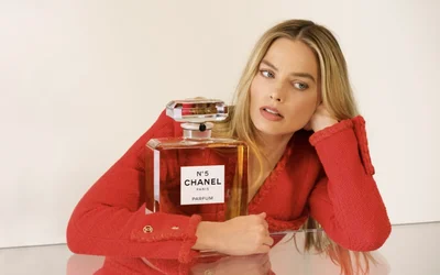 Margot Robbie chính thức trở thành gương mặt đại diện của Chanel N°5