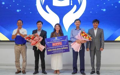 “Nâng bước tương lai” – Tấm lòng của ông Johnathan Hạnh Nguyễn – Chủ tịch Tập đoàn đồng IPP dành cho thế hệ trẻ Khánh Hòa