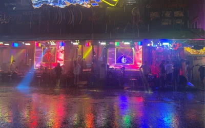 Bùi Viện — Khi cơn mưa đi qua phố không ngủ