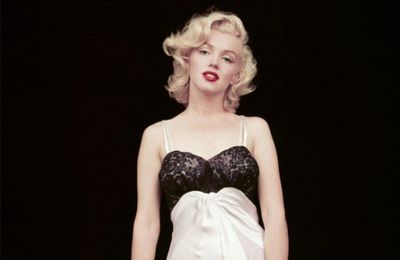Marilyn Monroe và những bí quyết cho một thân hình “đồng hồ cát"