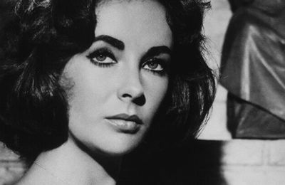 Chế độ dinh dưỡng kì lạ của Elizabeth Taylor