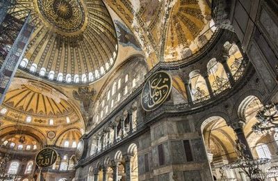 Khám phá Thánh đường huyền bí Hagia Sophia