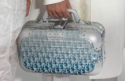Dior và Rimowa hợp tác cho ra bộ sưu tập phụ kiện du lịch sành điệu