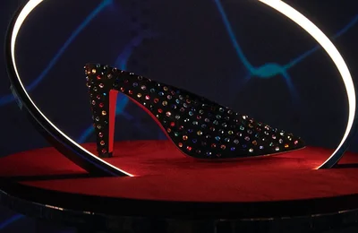 Christian Louboutin Xuân Hè 2022: Loubillusions và tương lai của thời trang