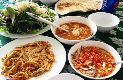 Thưởng thức món gỏi cá trứ danh của làng chài Nam Ô