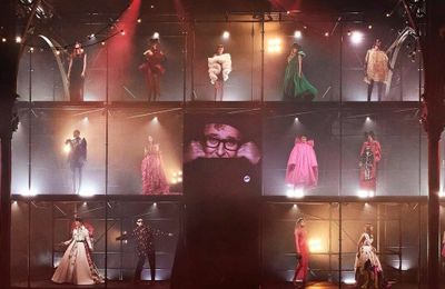 Thế giới thời trang cùng tưởng niệm NTK Alber Elbaz quá cố