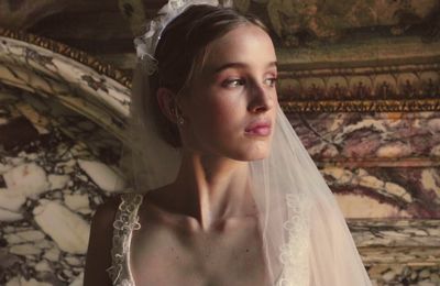 BST ELIE SAAB Bridal Fall 2022 bức chân dung cô dâu vương giả