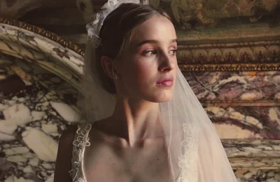 BST ELIE SAAB Bridal Fall 2022 bức chân dung cô dâu vương giả