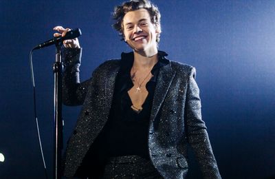 Harry Styles chính thức ra mắt thương hiệu làm đẹp Pleasing