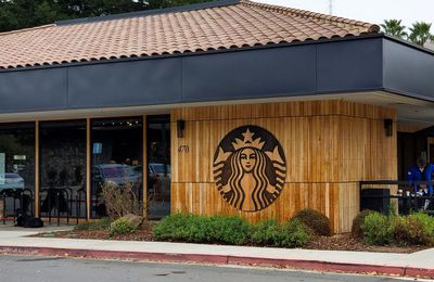 Starbucks và Amazon cùng hợp tác mang đến trải nghiệm café mới