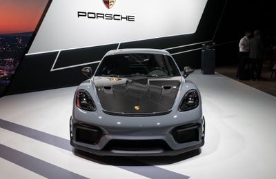 Porsche 718 Cayman GT4 RS ra mắt với cấu hình mạnh mẽ
