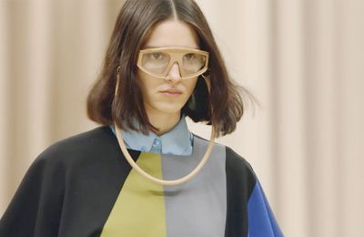 BST Burberry Thu Đông 2021- Bức thư tình lãng mạn