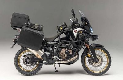 Honda Africa Twin có thêm "bản độ" chính hãng ngầu hơn