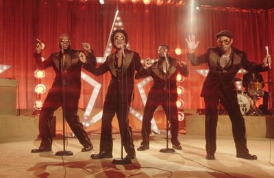 Bruno Mars tái xuất với ca khúc Smokin Out The Window đậm chất Funk- Soul