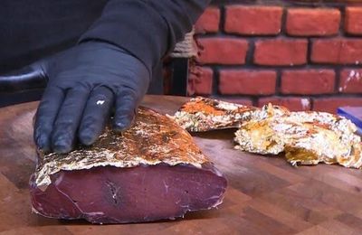 Thịt bò bọc vàng - món ăn đắt đỏ của đất nước Thổ Nhĩ Kỳ