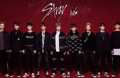 Đĩa đơn "Christmas EveL" - Stray Kids với những hình ảnh đậm chất giáng sinh