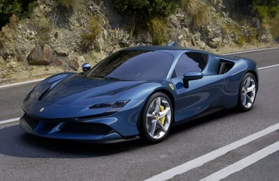 Ferrari SF90 Stradale màu xanh dương chính hãng cập bến Việt Nam- Đã "về dinh" với doanh nhân Nguyễn Quốc Cường