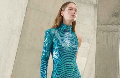 Stella McCartney Thu – Đông 2021: “D is for Desire” Chữa lành thế giới hậu Covid với ý thức xã hội