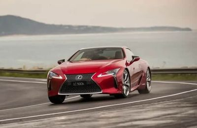Lexus LC500h đã qua sử dụng có giá hơn 8 tỷ đồng