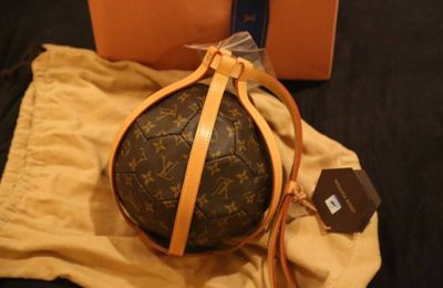 Louis Vuitton và những mẫu túi độc - lạ có 1-0-2