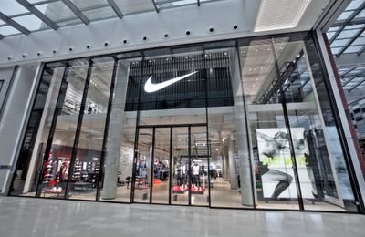 Nike tiếp tục giành thương hiệu có giá trị nhất tại Mỹ