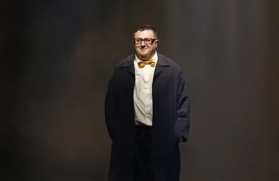 Nhà thiết kế thời trang danh tiếng Alber Elbaz qua đời vì Covid-19