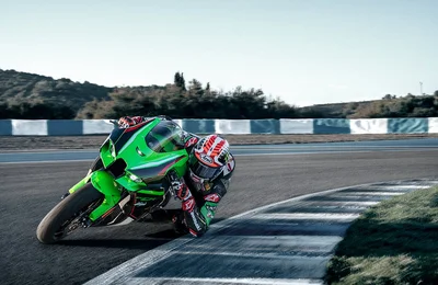 Kawasaki Ninja ZX-10R 2021 cập bến thị trường Việt