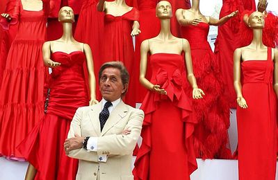 Sắc đỏ hoàng mỹ của ông hoàng thời trang Valentino