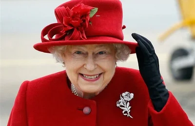 Nữ hoàng Elizabeth II và 5 nguyên tắc bất biến về thời trang