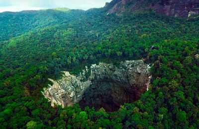 Trải nghiệm “thót tim” với những tour du lịch mạo hiểm nhất nhì thế giới
