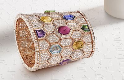 9 mẫu đồng hồ nữ sang trọng nhất tại Watches & Wonders 2021