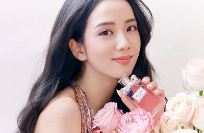 Cận cảnh quà tặng giá trị mà Dior gửi tặng nàng thơ Jisoo