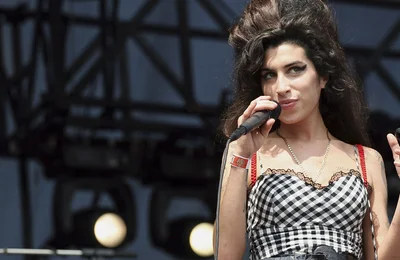 Bán đấu giá trang phục của cố nghệ sỹ Amy Winehouse