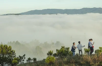 Ngắm biển mây bềnh bồng trên “thánh địa săn mây” Đà Lạt