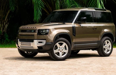 SUV tiền tỷ Land Rover Defender 90 chính thức ra mắt tại Việt Nam với hai phiên bản, giá từ 3,935 tỷ
