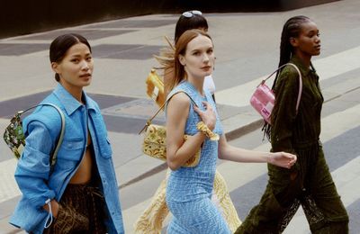 Fendi “nâng cấp” chiếc túi baguette cổ điển cho mùa hè 2021
