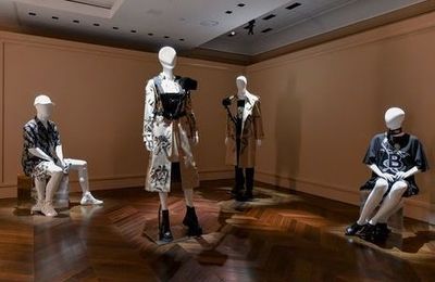 Burberry và Ssense hợp tác ra mắt trải nghiệm “phygital” tại Mỹ