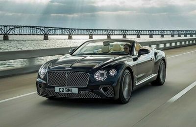 Ngắm bộ sưu tập xe hơi cực khủng của ngôi sao bóng đá Son Heung-min