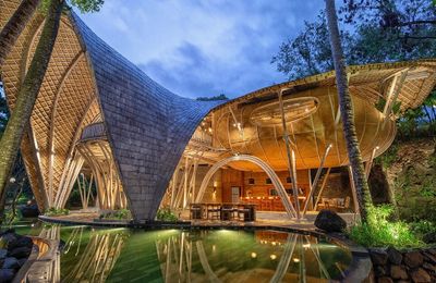 Khu nghỉ dưỡng toàn gỗ ở Bali