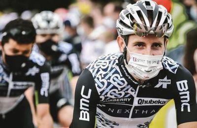 Burberry là thương hiệu thời trang xa xỉ đầu tiên tài trợ cho đội đua Tour de France