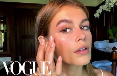 Kaia Gerber chia sẻ bí quyết chăm sóc da hàng ngày chuẩn siêu mẫu