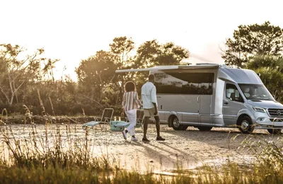 Airstream x Mercedes-Benz 2021 Atlas Touring Coach sở hữu nội thất xa hoa như khách sạn 5 sao