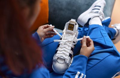 Adidas Superstar kinh điển trong diện mạo LEGO