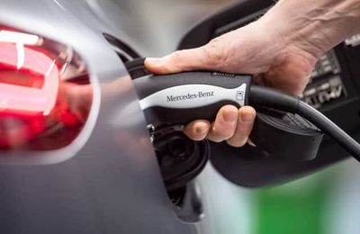 Mercedes có kế hoạch chuyển hoàn toàn sang xe điện vào cuối thập kỷ