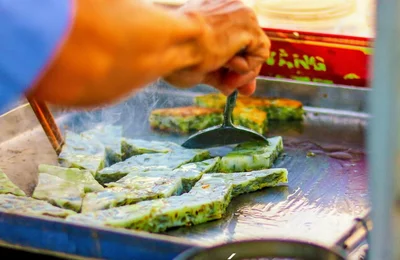 Thơm ngon với món bánh hẹ vùng biên Tân Châu - An Giang