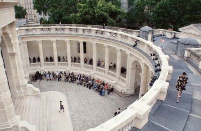Chanel Haute Couture Thu Đông 2021/22 - Cảm hứng thời trang từ hội họa Pháp